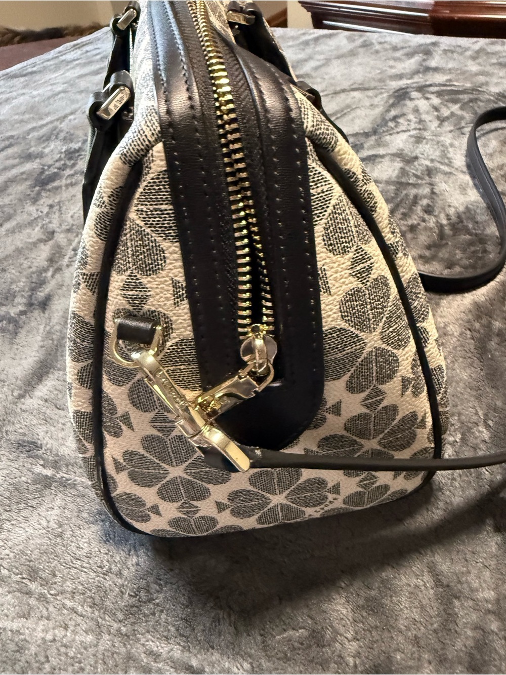 Kate Spade Large Dolly Duffel Crossbody - Picture 2 of 4